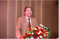我们走在大道上