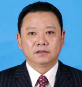 天津市杨柳青船厂厂长穆怀利